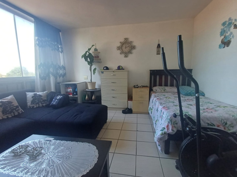 2 Bedroom Property for Sale in Labiance Estate Western Cape